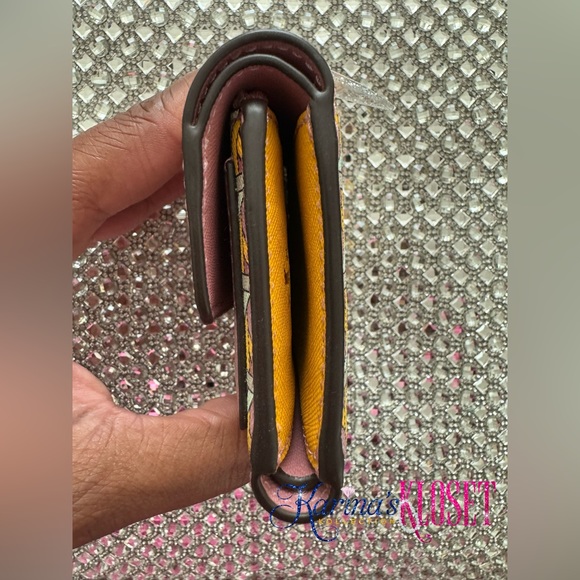 💛💖 Tory Burch Leather Bi-Fold Wallet, Pastel Pink, Yellow & White TB Wallet - Picture 7 of 10